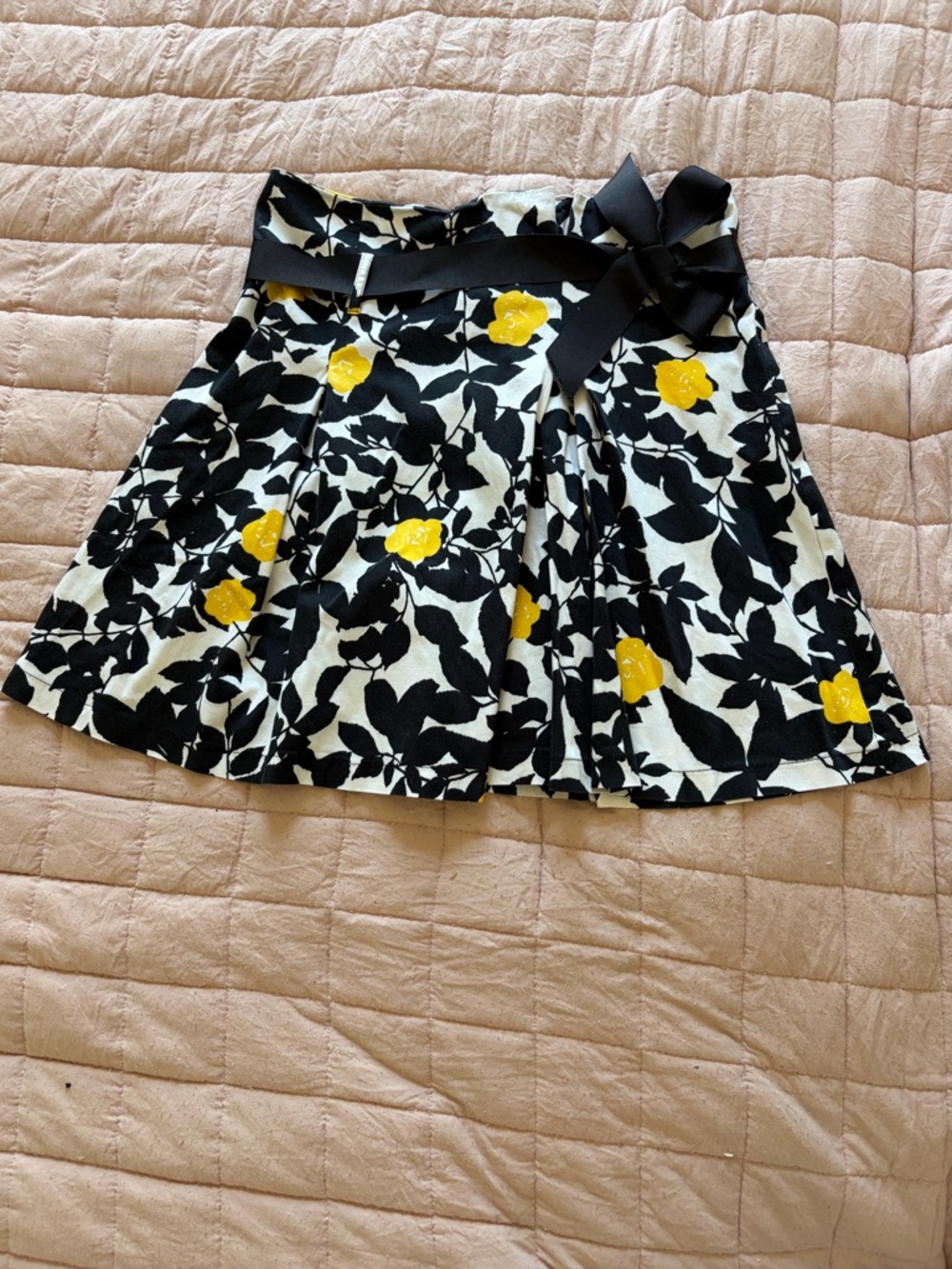 Blue Sand Italian Pleated Mini Skirt With Tie Belt Bold Black and Yellow Print